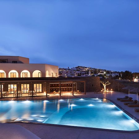 Orama Hotel & Spa 산토리니 외부 사진 The resort at night
