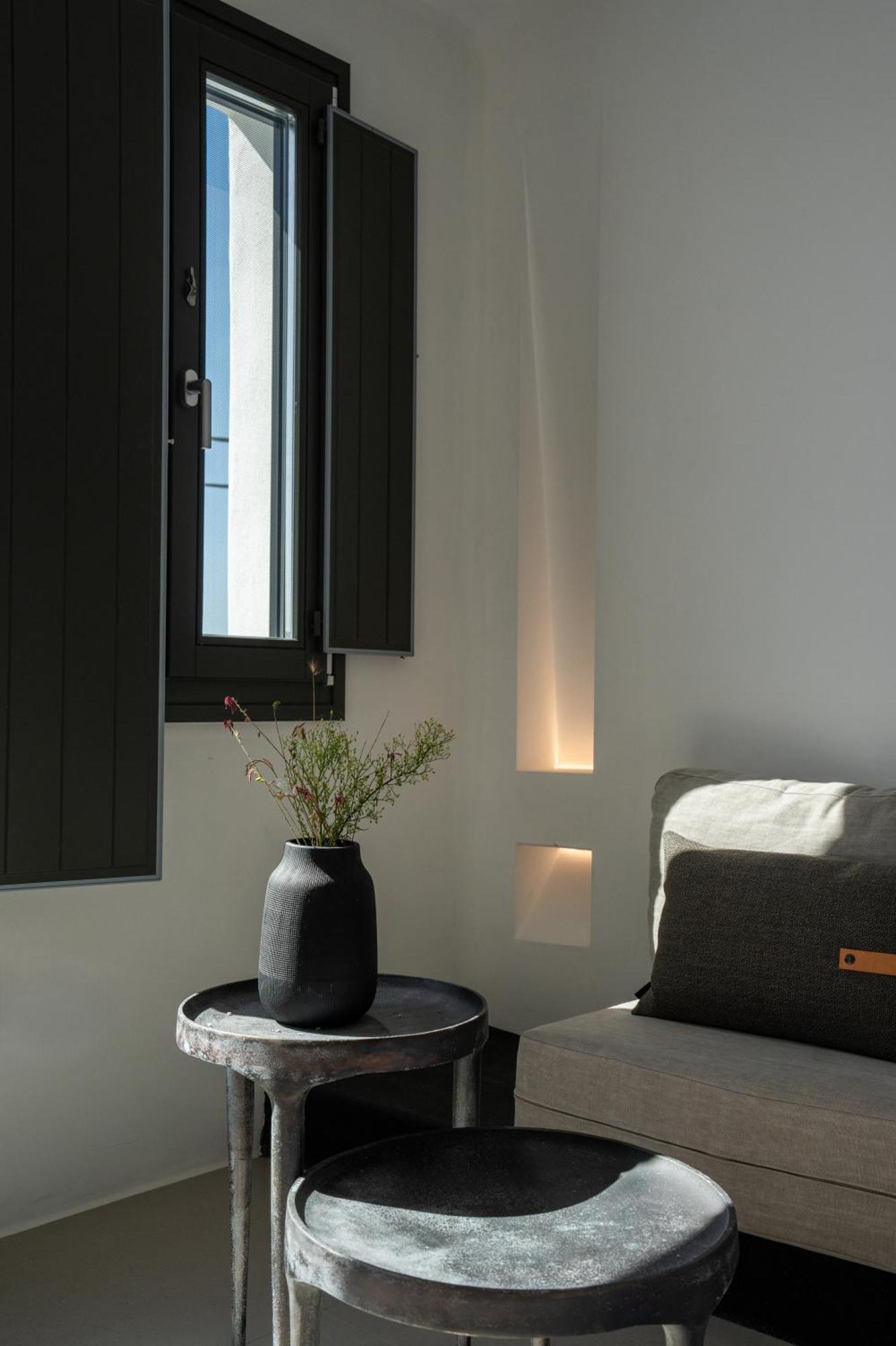Orama Hotel & Spa 산토리니 외부 사진 A room at the hotel