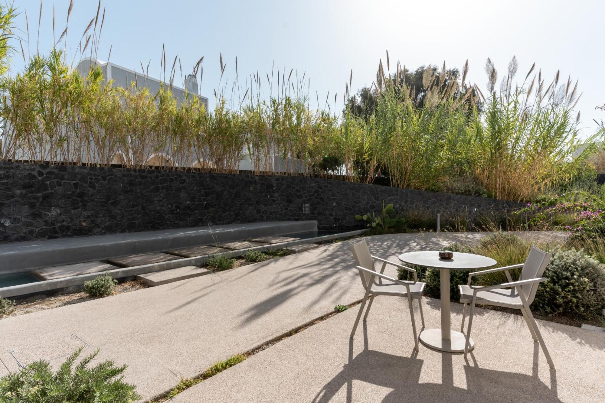 Orama Hotel & Spa 산토리니 외부 사진 The garden